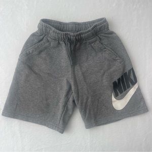 Nike Sportswear Club Fleece kids Medium